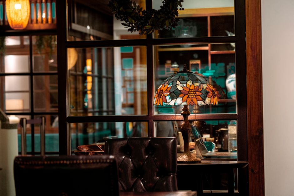 Vintage Style LED Table Lamp - Image 3