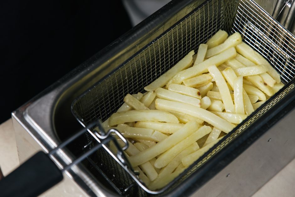 Smart Electric Air Fryer with Touch Control - Image 4